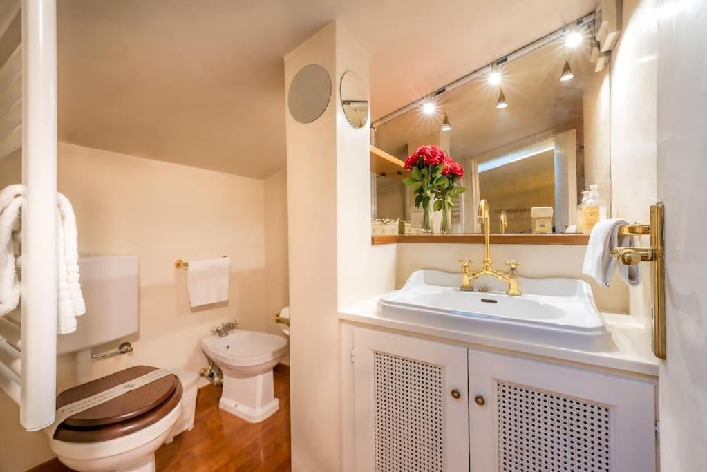 Luxury In Adimari's Tower With Terrace * Florence