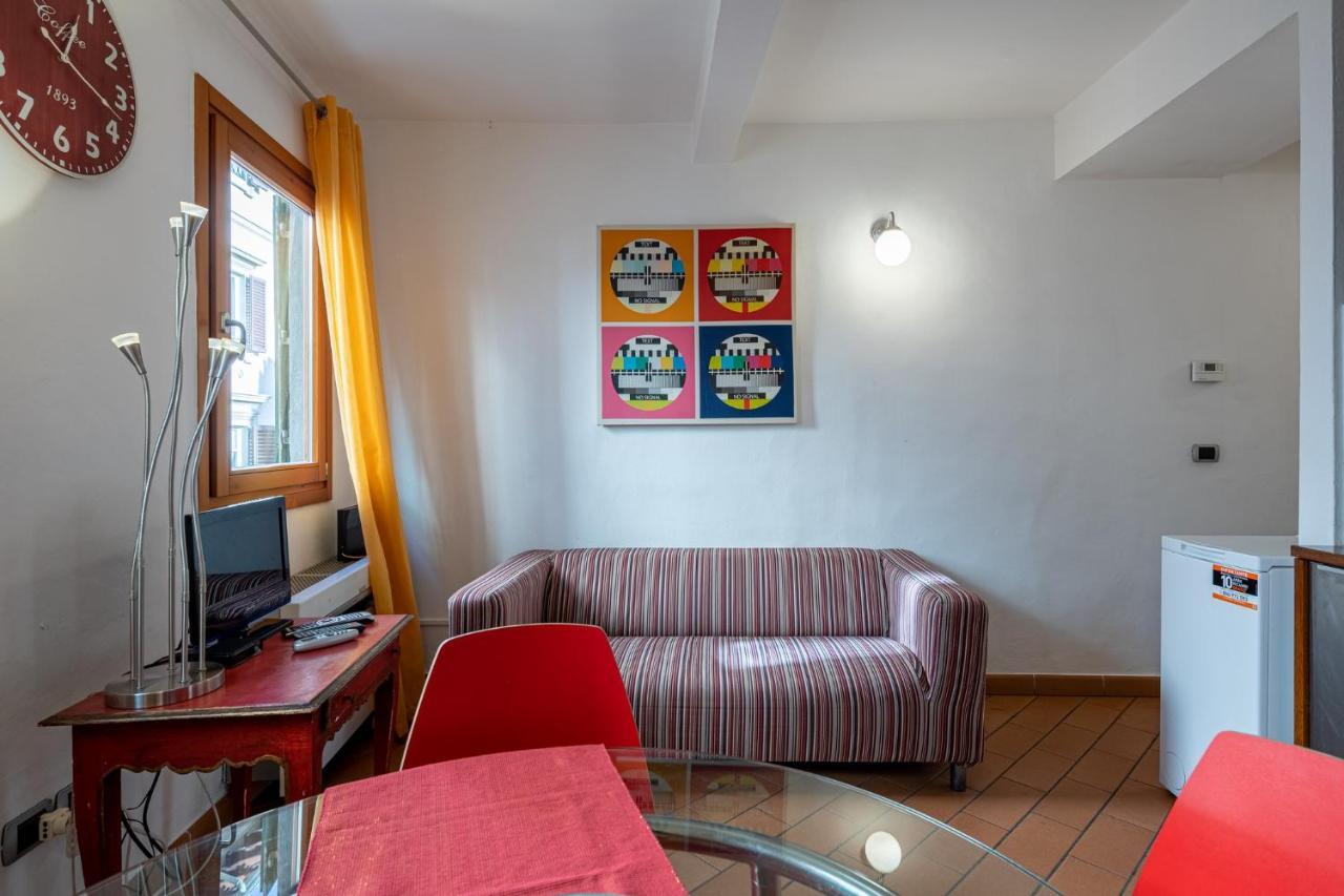 Sant'ambrogio Colorful Apartment *