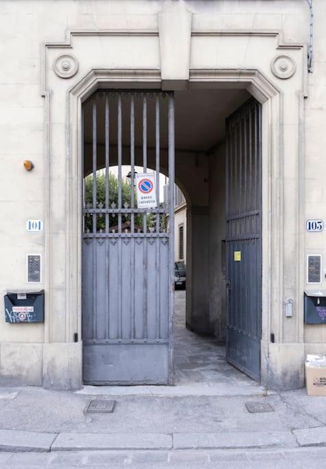 D/t Elegant & Spacious Flat 2' Walk Train Station Apartment Florence