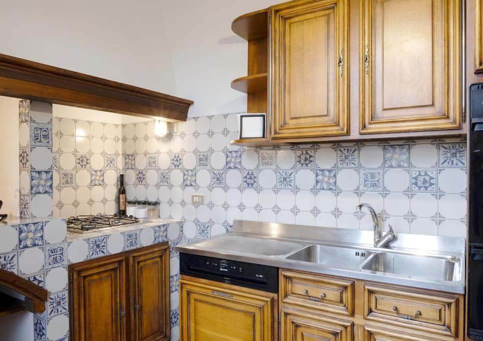 D/t Elegant & Spacious Flat 2' Walk Train Station Apartment *
