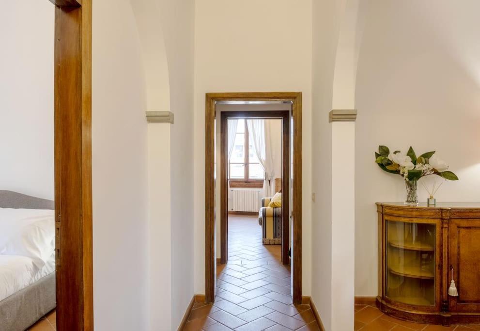 Apartment D/t Elegant & Spacious Flat 2' Walk Train Station Florence