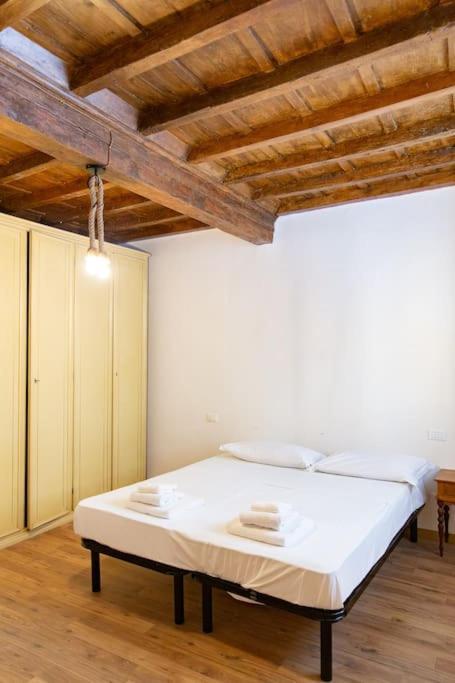 Sweet Near Piazza Pitti Apartment