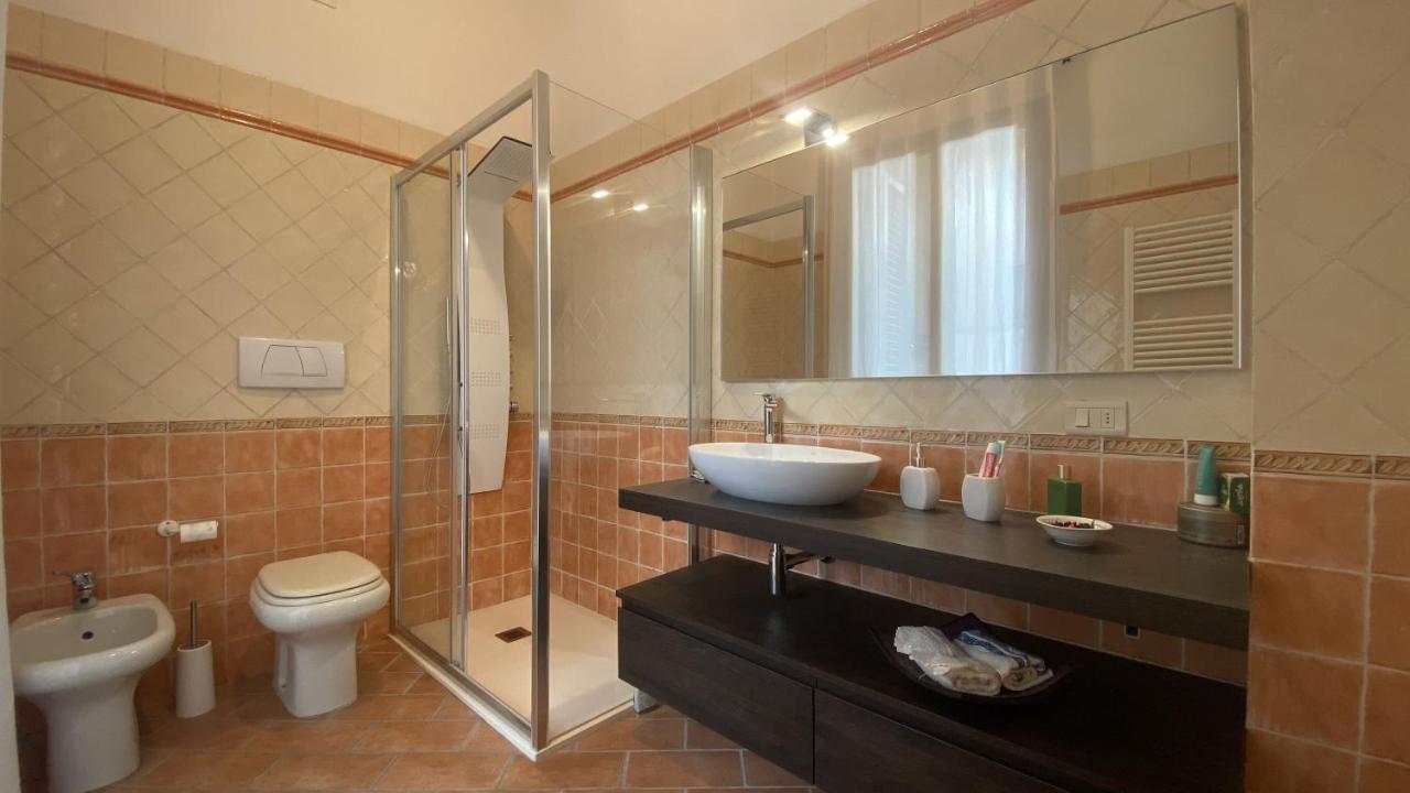 Indipendent With Terrace - Parking Appartamento