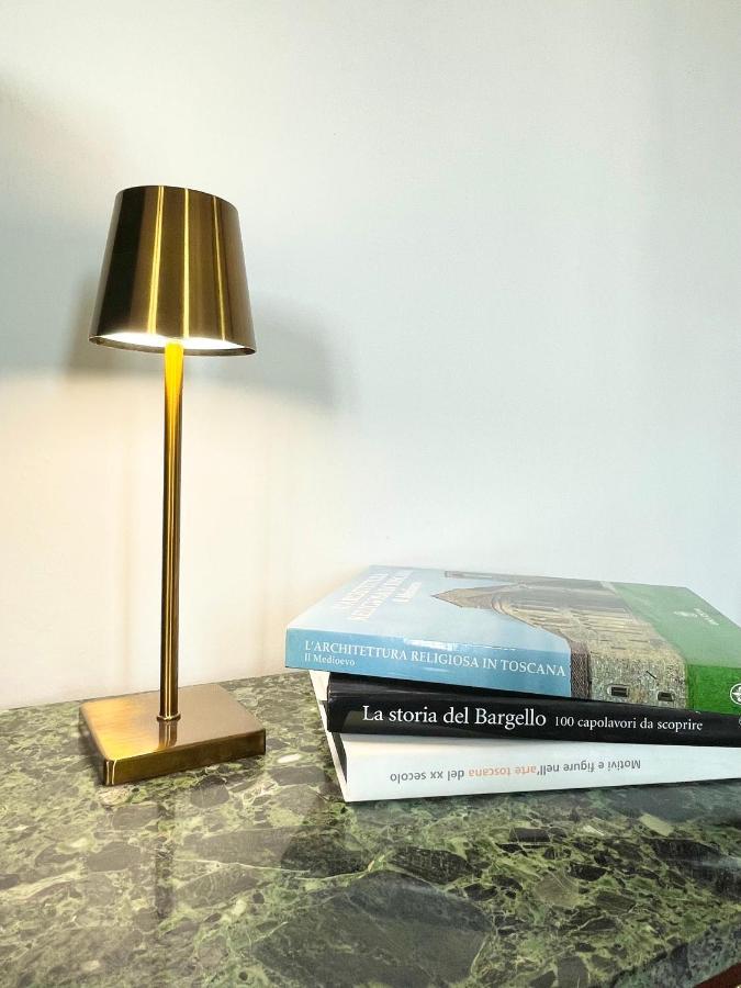 D/t Elegant & Spacious Flat 2' Walk Train Station Florence