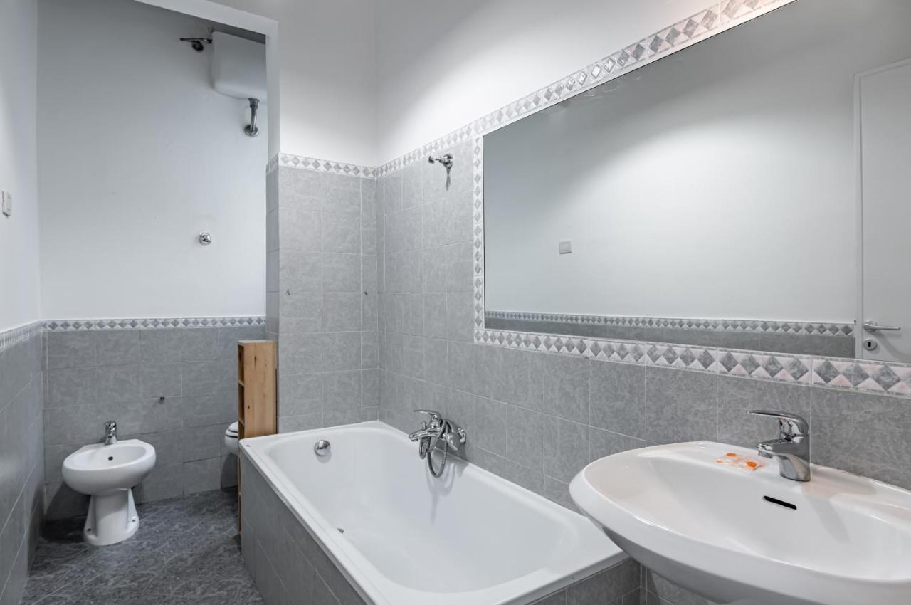 Apartment Ponte Vecchio Roomy Flat X7 *