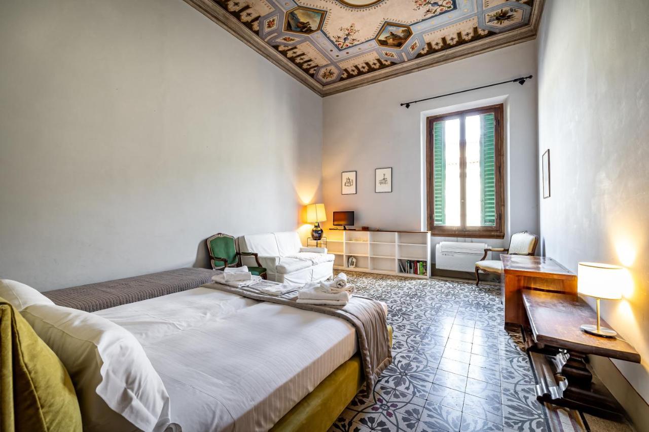 Roommo D'azeglio Florence