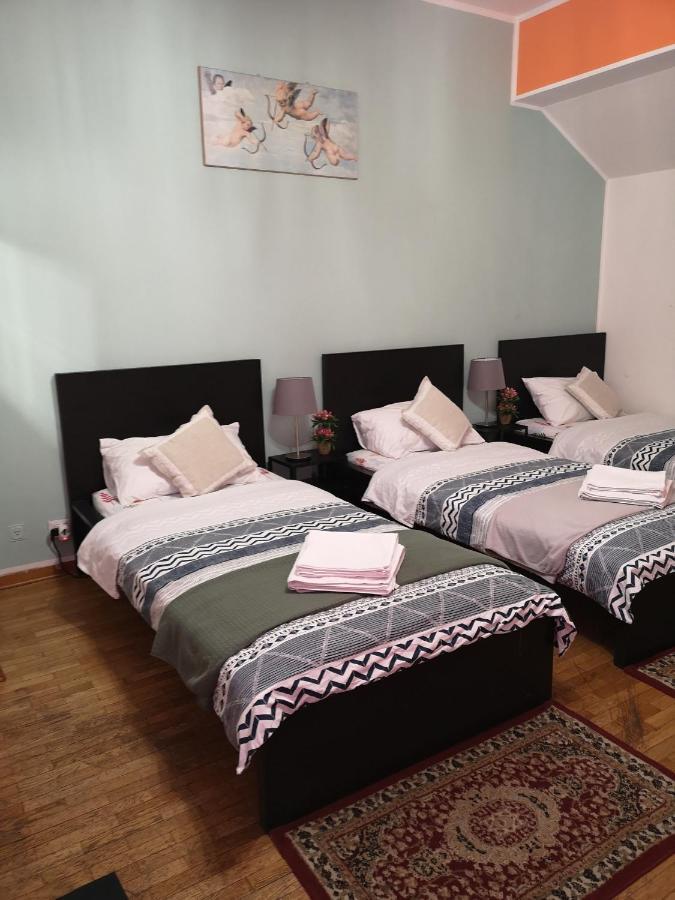 Inn 21 *
