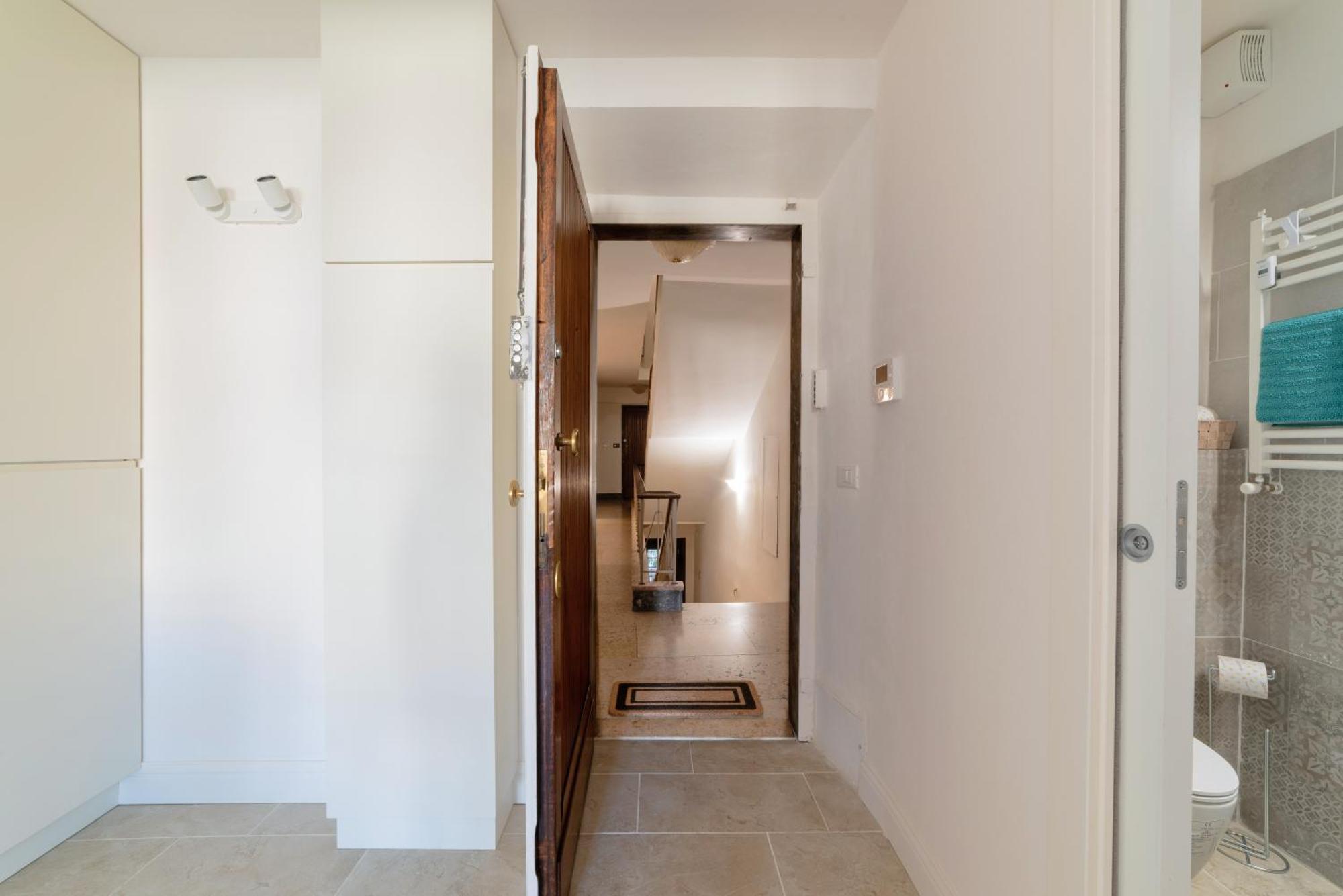 B52 Con Vista Apartment *