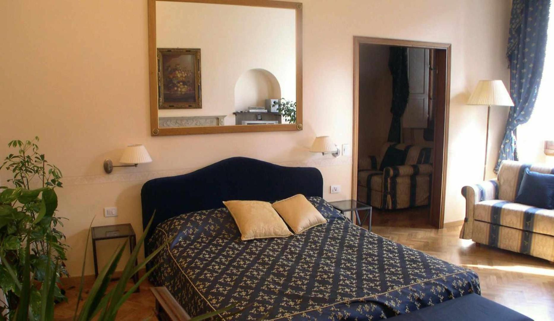 Tornabuoni La Petite 4* Florence