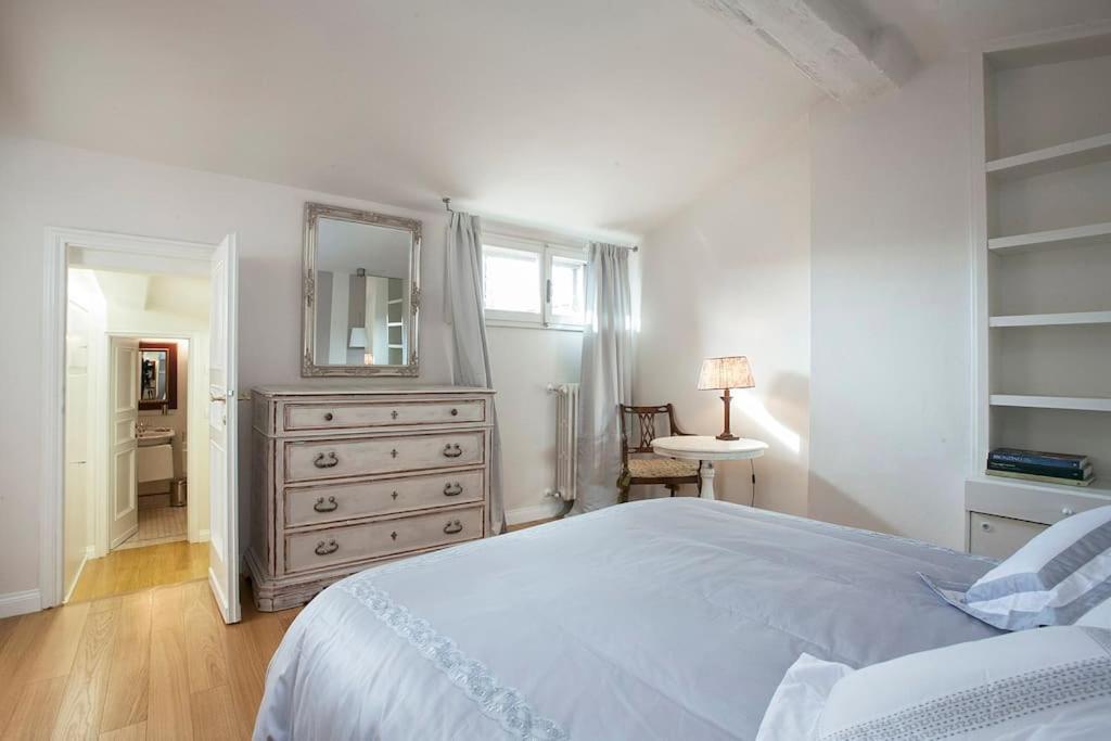 Historic Penthouse With 360 Views *