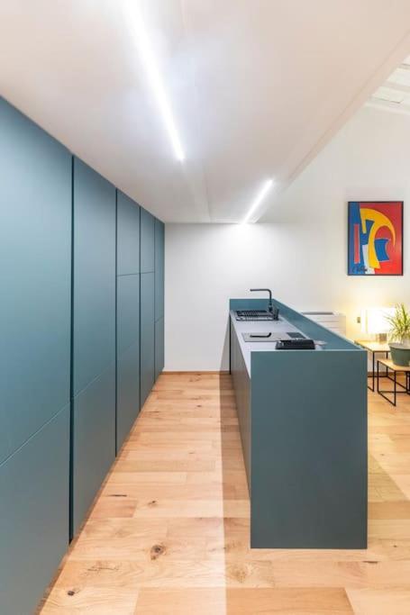 B-suite Apartment *