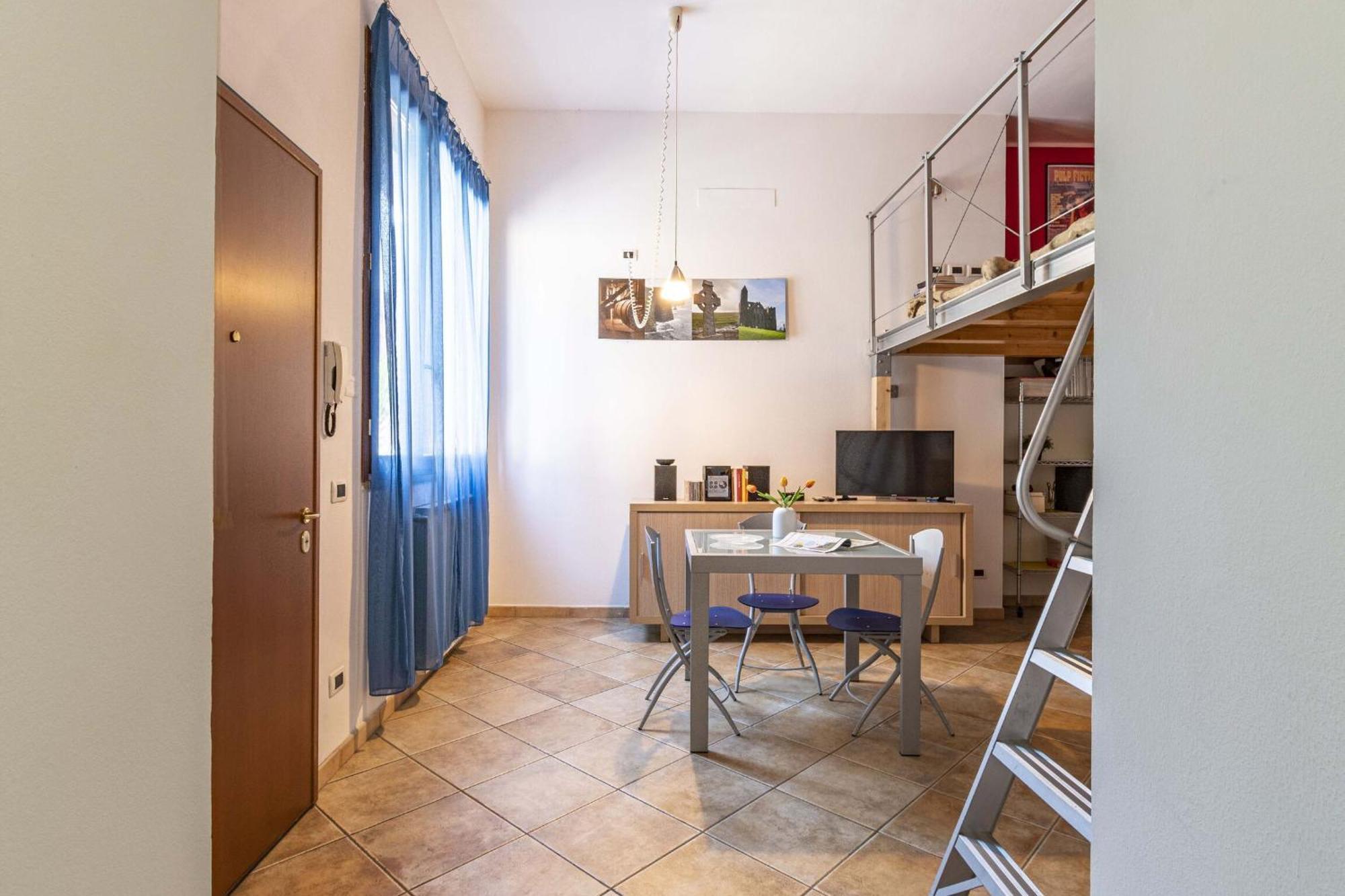 Italian Experience-florentine Careggi Loft Apartment