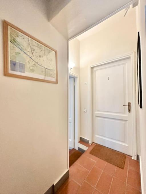 Warm Retreat In The Heart Of Cls Station Apartment Florence