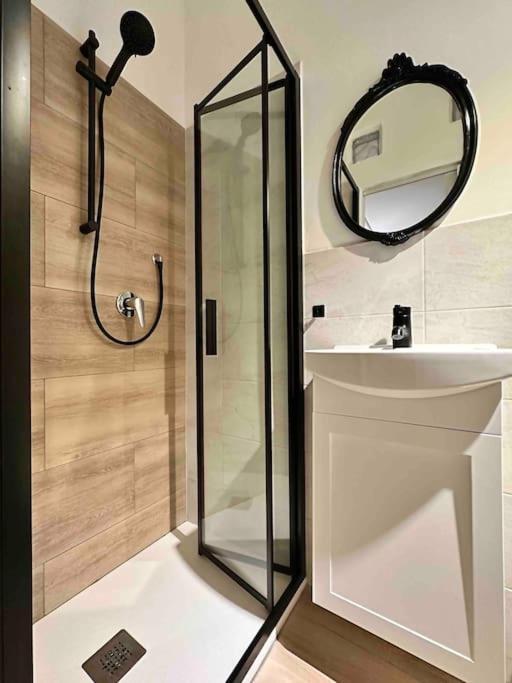 Apartment Warm Retreat In The Heart Of Cls Station Florence