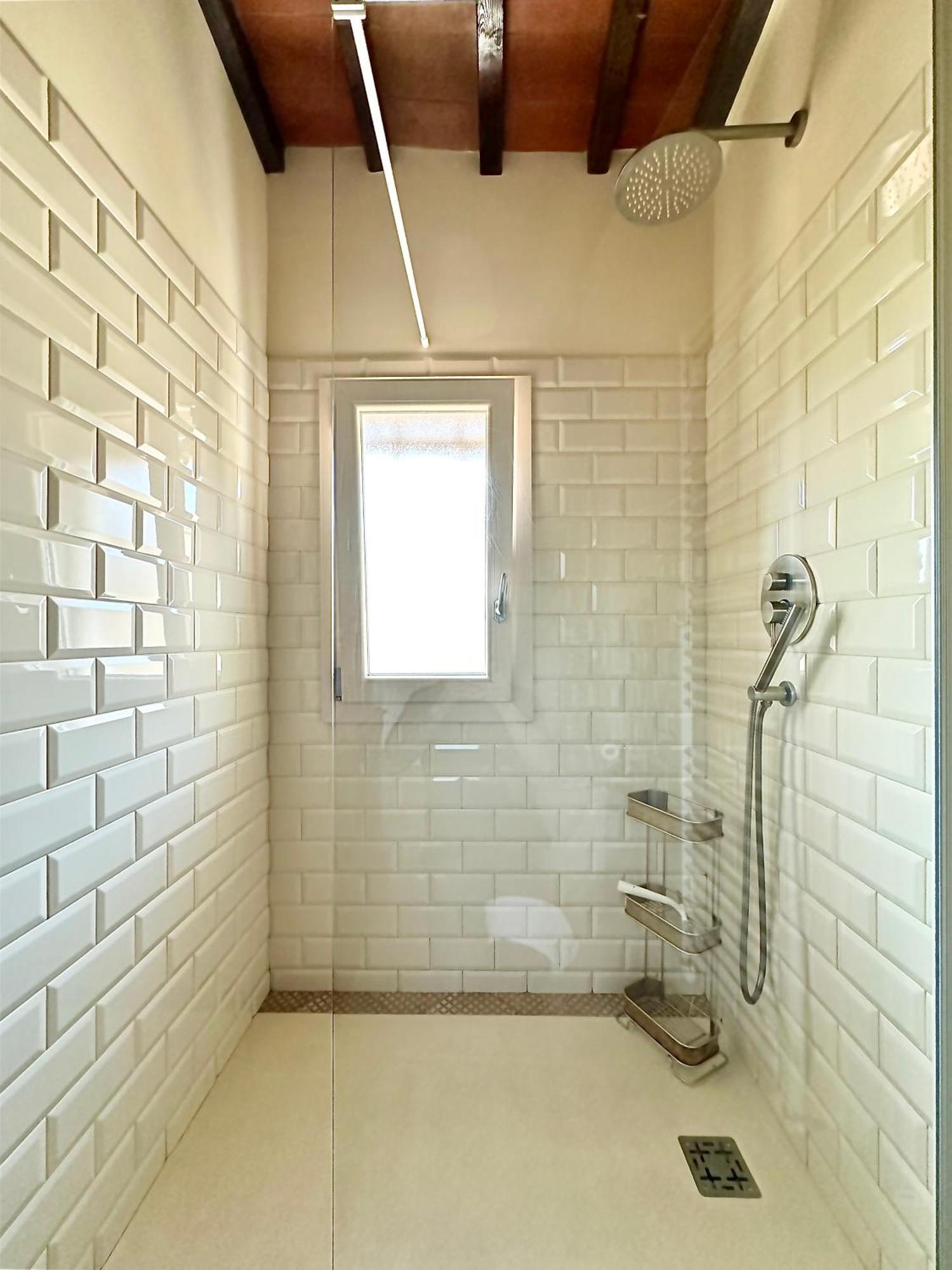 Warm Retreat In The Heart Of Cls Station Apartment