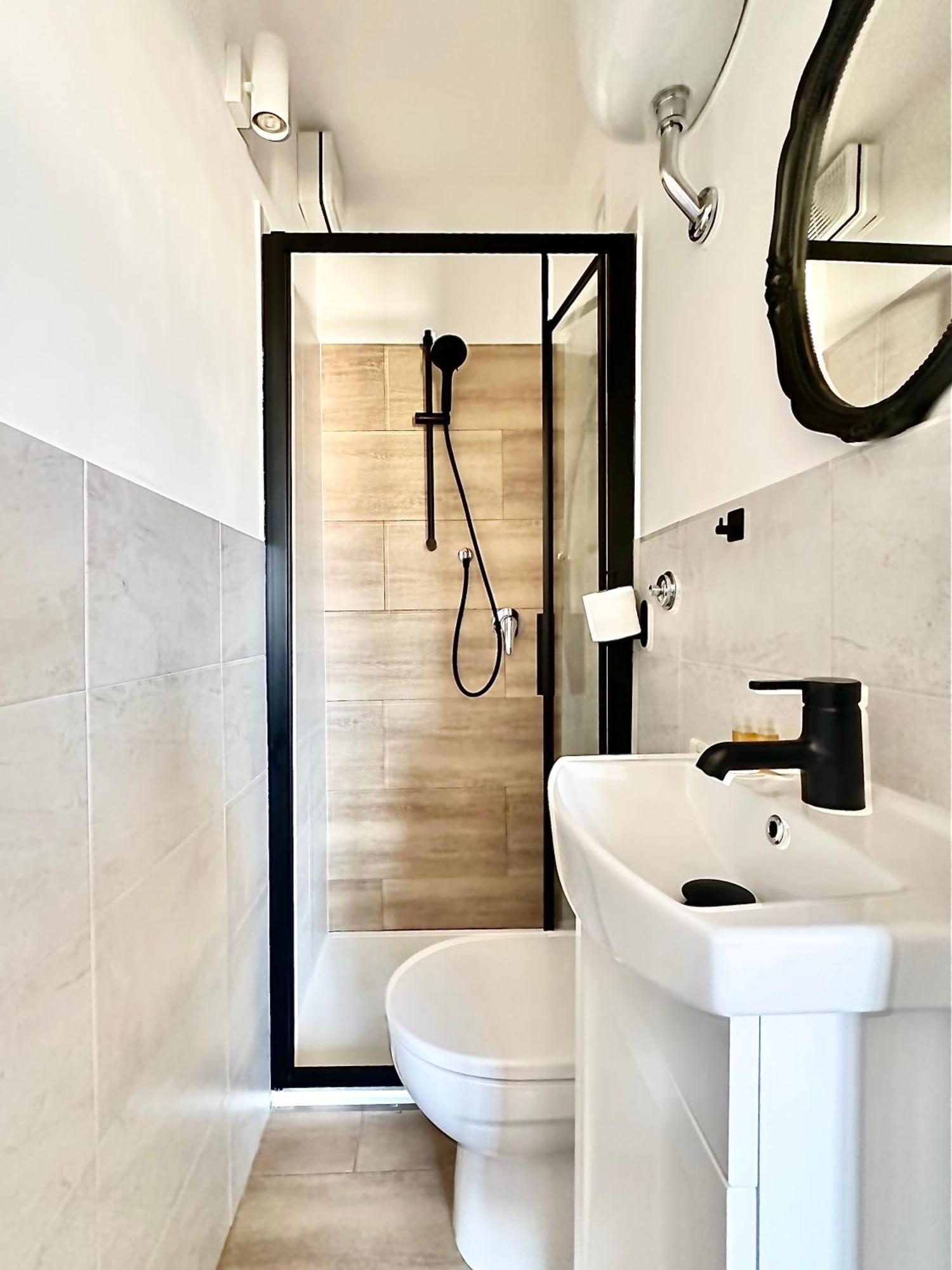 Warm Retreat In The Heart Of Cls Station Apartment