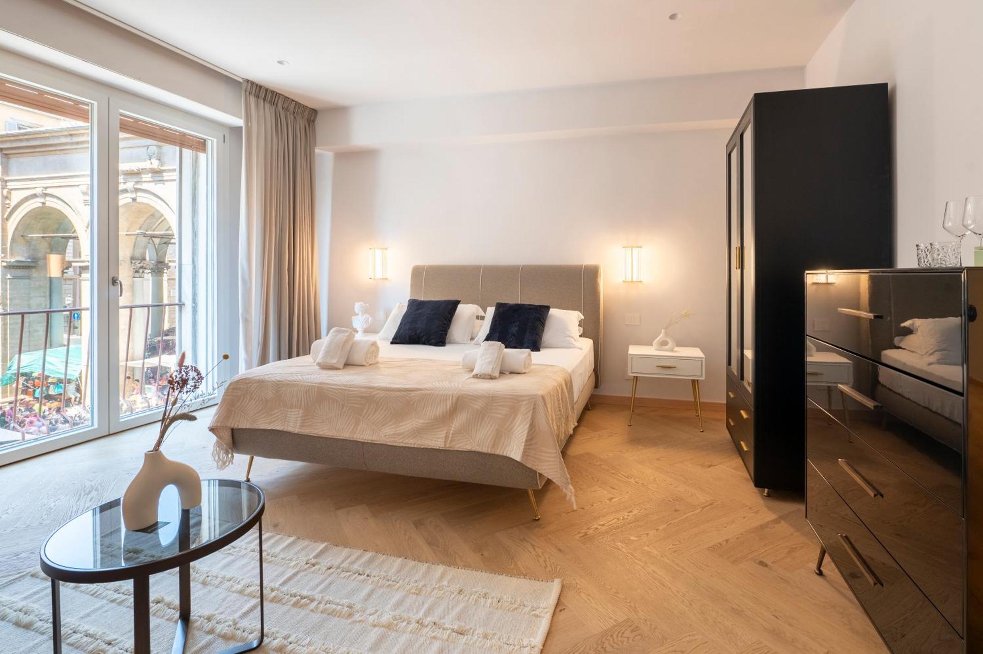 The Old Palace- Luxury Signoria Guest house *