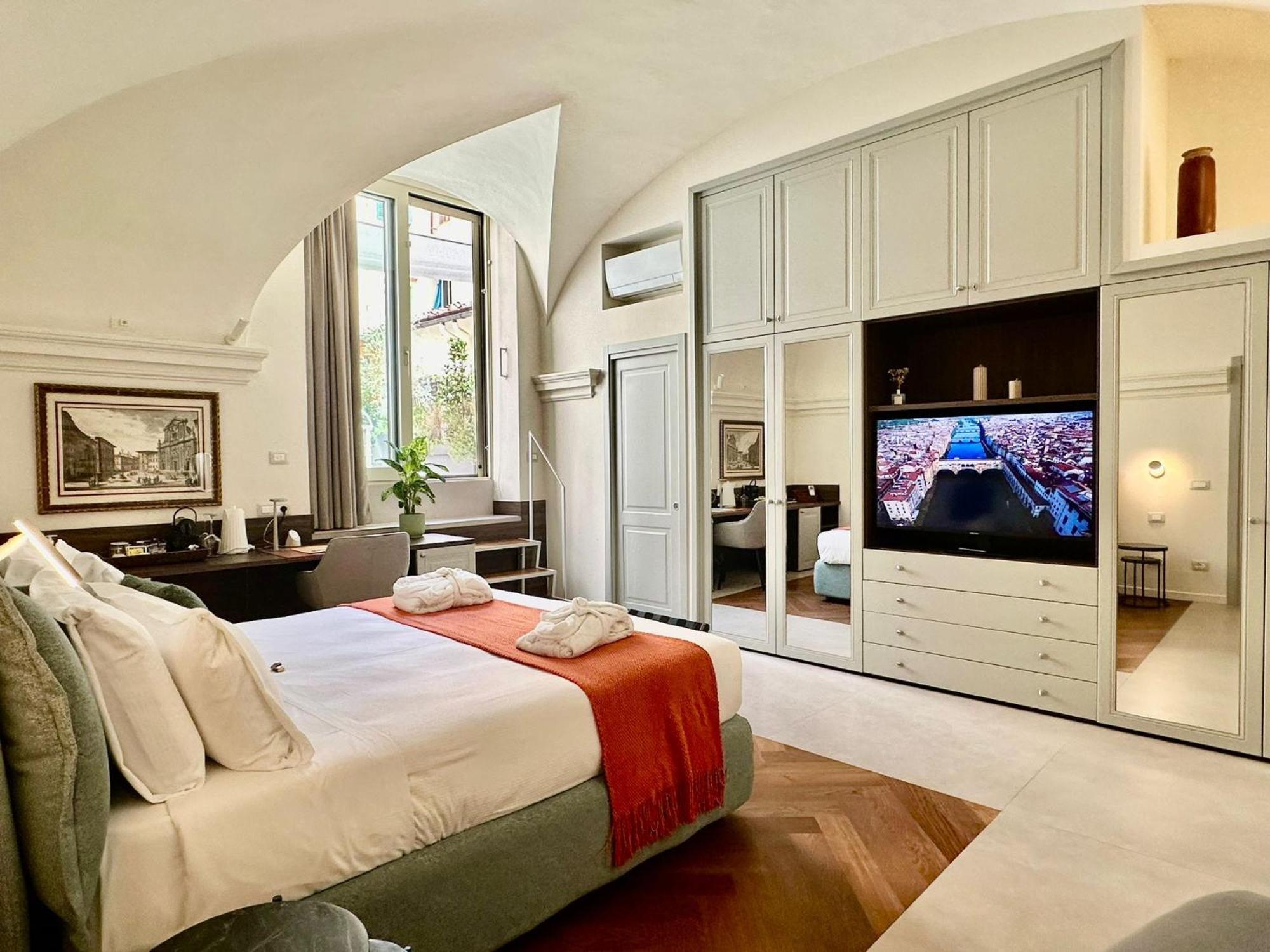 Dimora Collection - Le Corti - Boutique Luxury In A Restored 13th Century Convent, With Sauna And Gym (adults Only) Aparthotel Florence