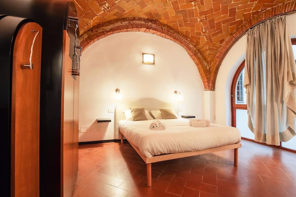 Benci In Apartment Florence