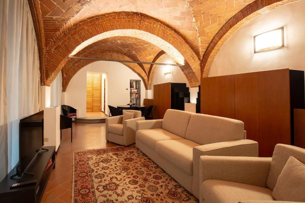 Benci In Apartment Florence