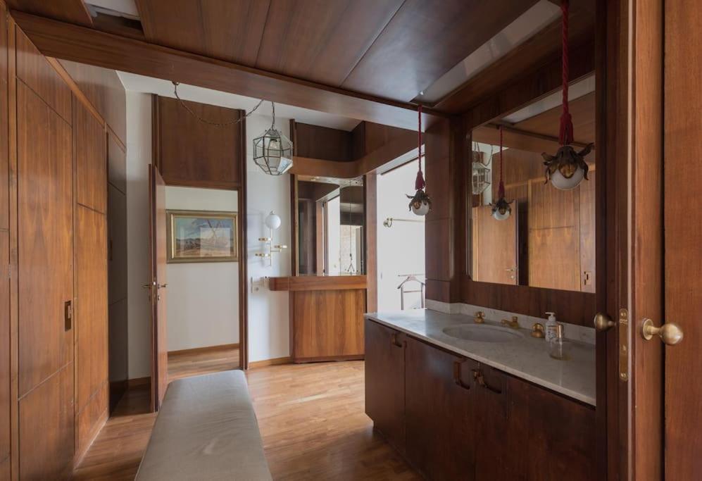 Luxury Flat - Enzo Ferrari's Ex Lover Apt Apartment Florence