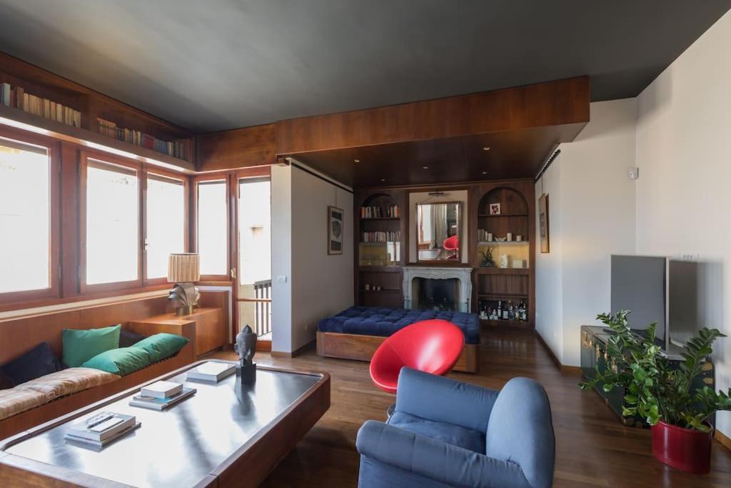 Luxury Flat - Enzo Ferrari's Ex Lover Apt Apartment *
