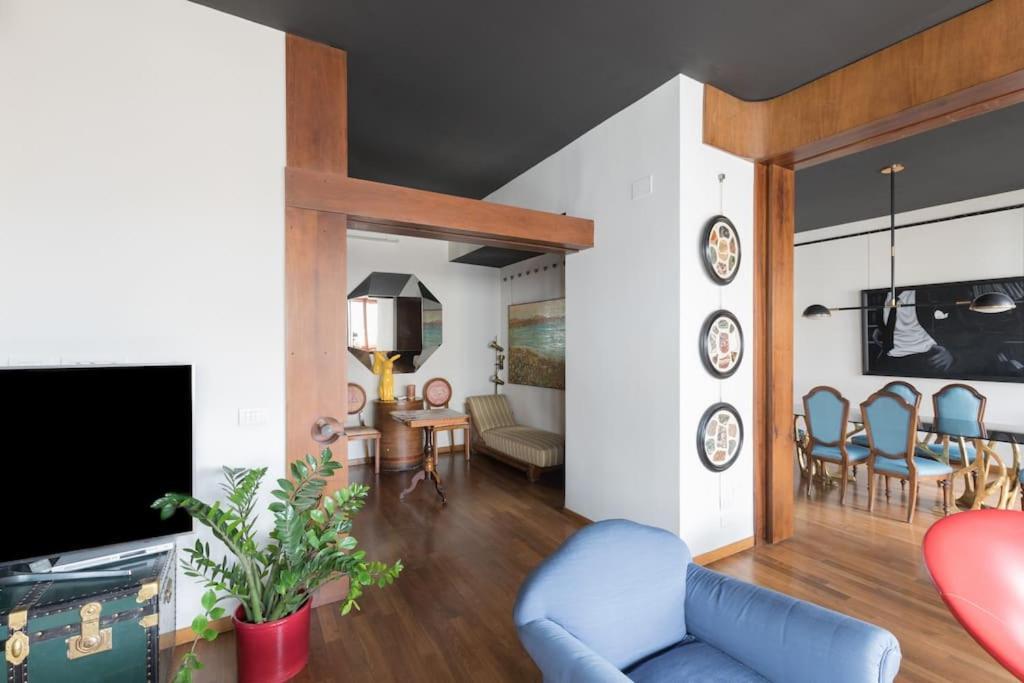 Apartment Luxury Flat - Enzo Ferrari's Ex Lover Apt *