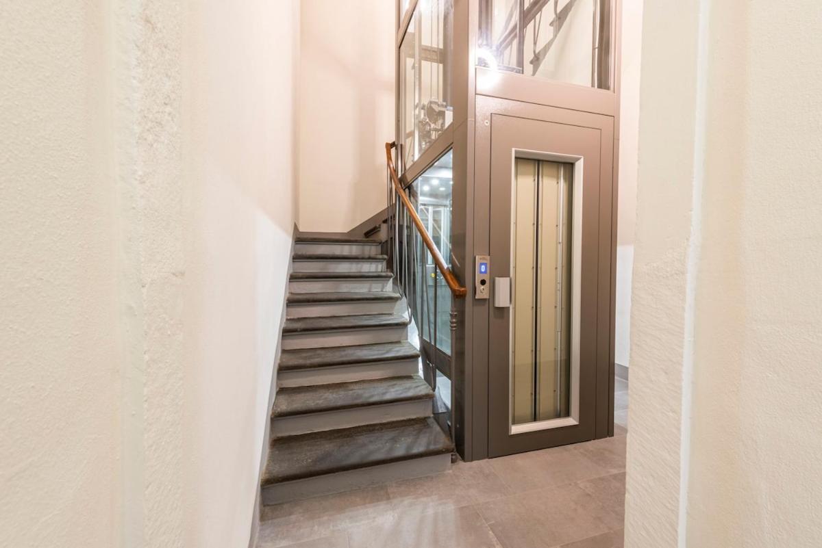 Cosy In Glamorous Santo Spirito