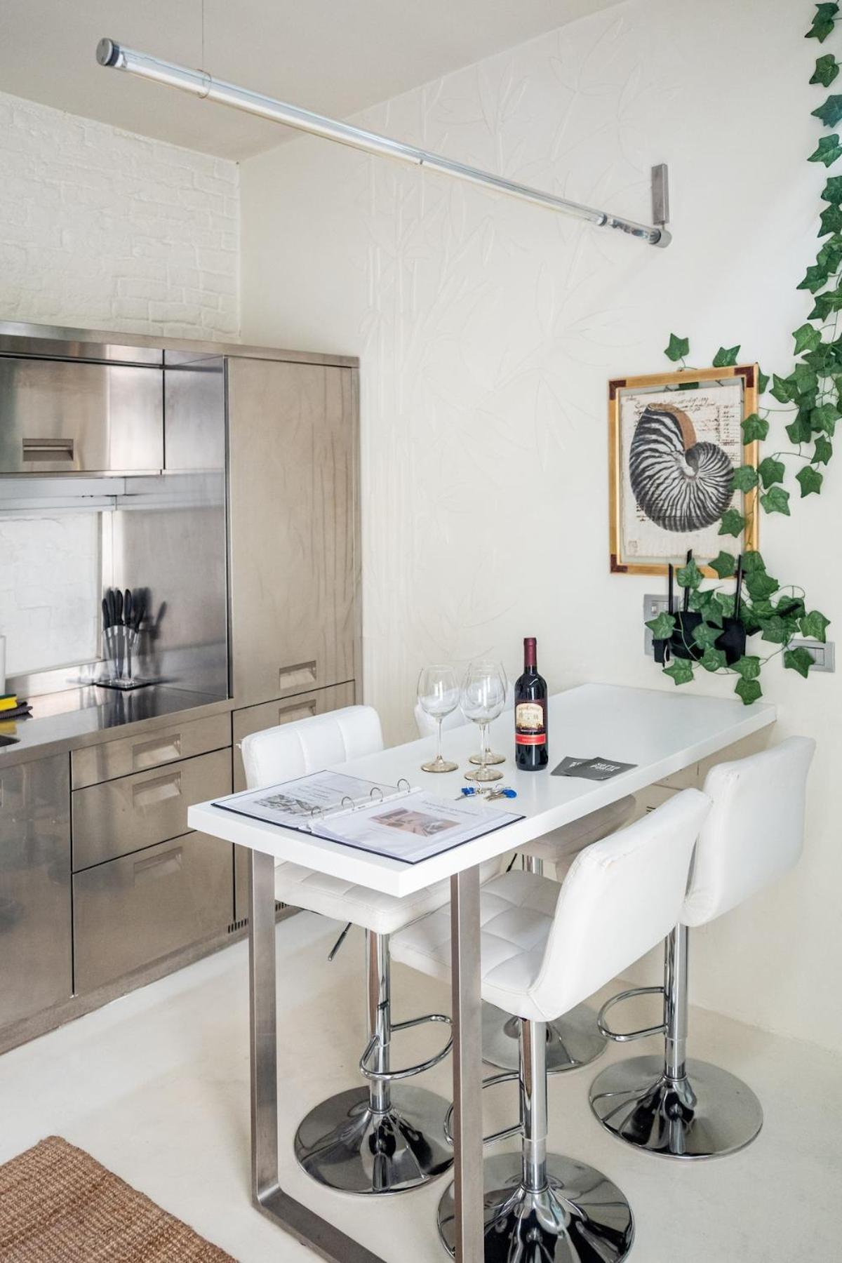 Elegant In Pitti Area Apartment *