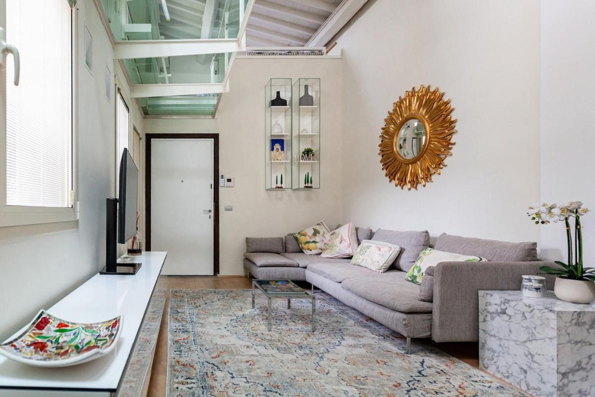 Elegant In Pitti Area Apartment *