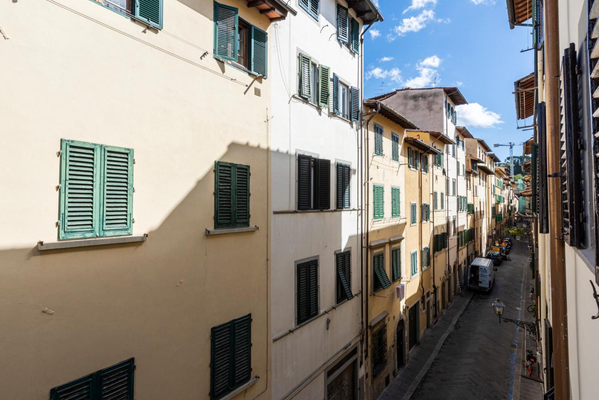 Cosy In Glamorous Santo Spirito Apartment