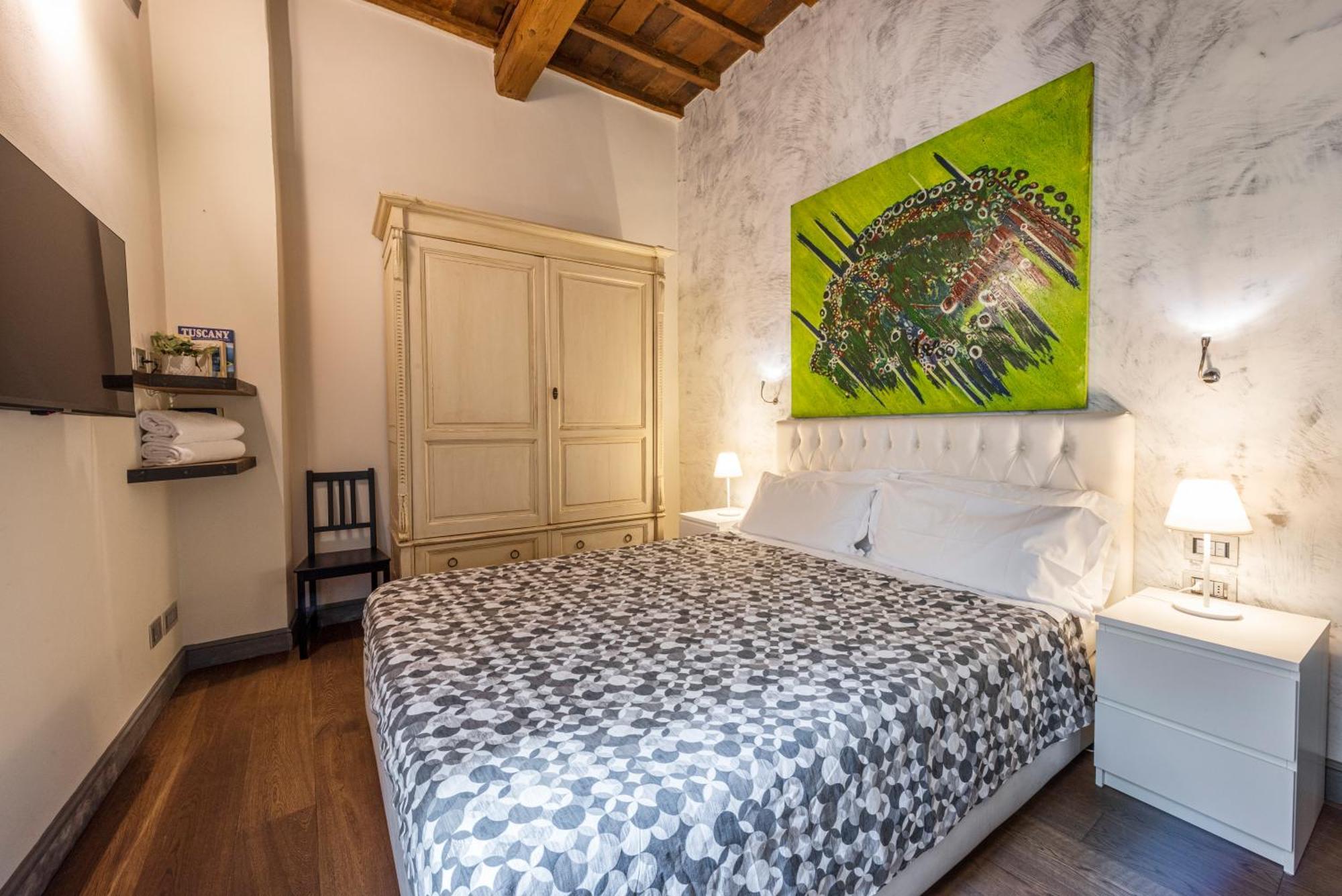 Cosy In Glamorous Santo Spirito Apartment