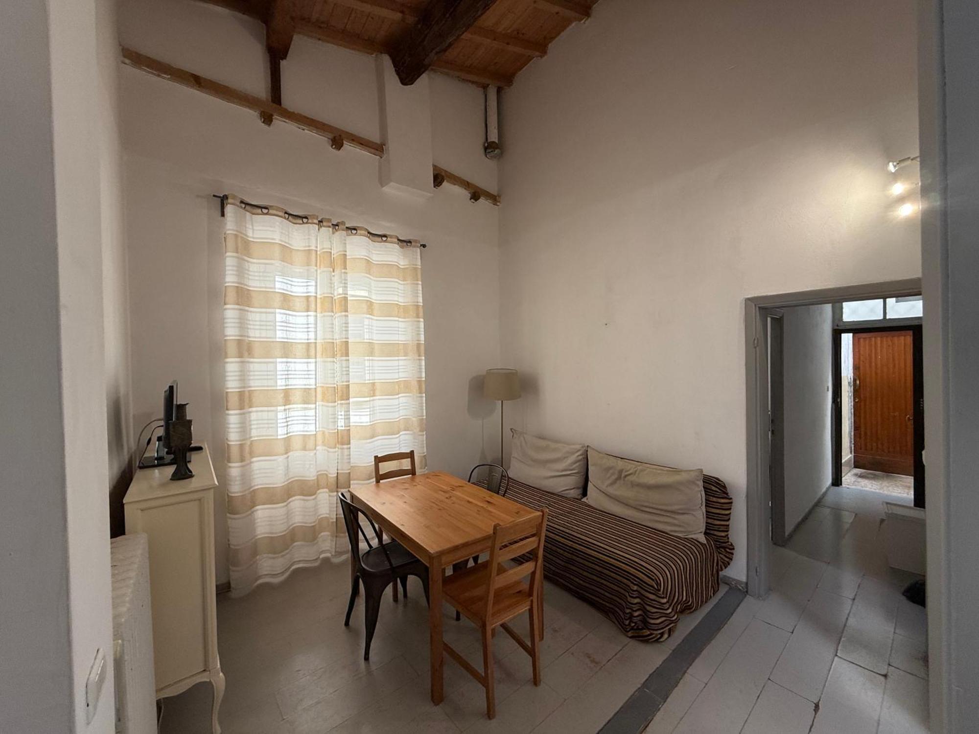 Three Bedroom In Center * Florence