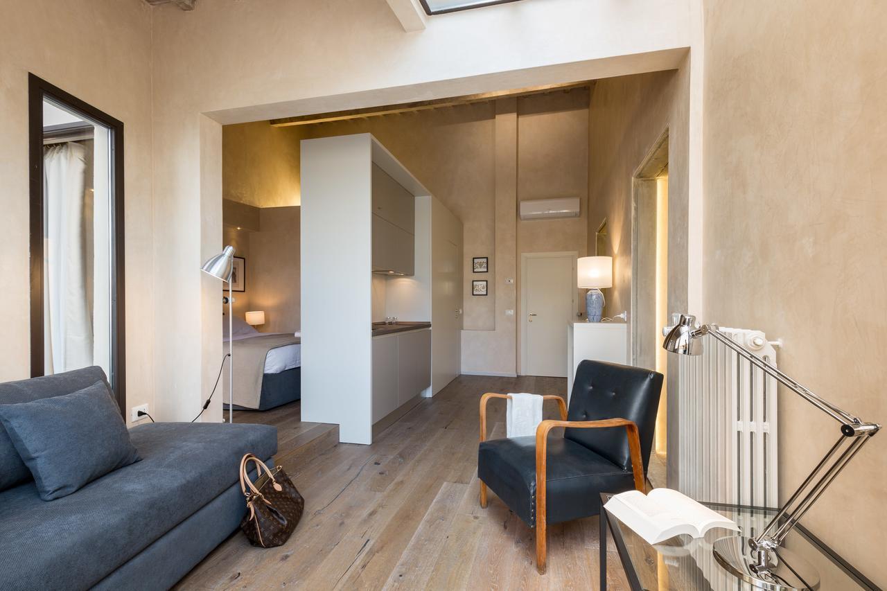 Concierge-at The Cathedral Apartment Florence