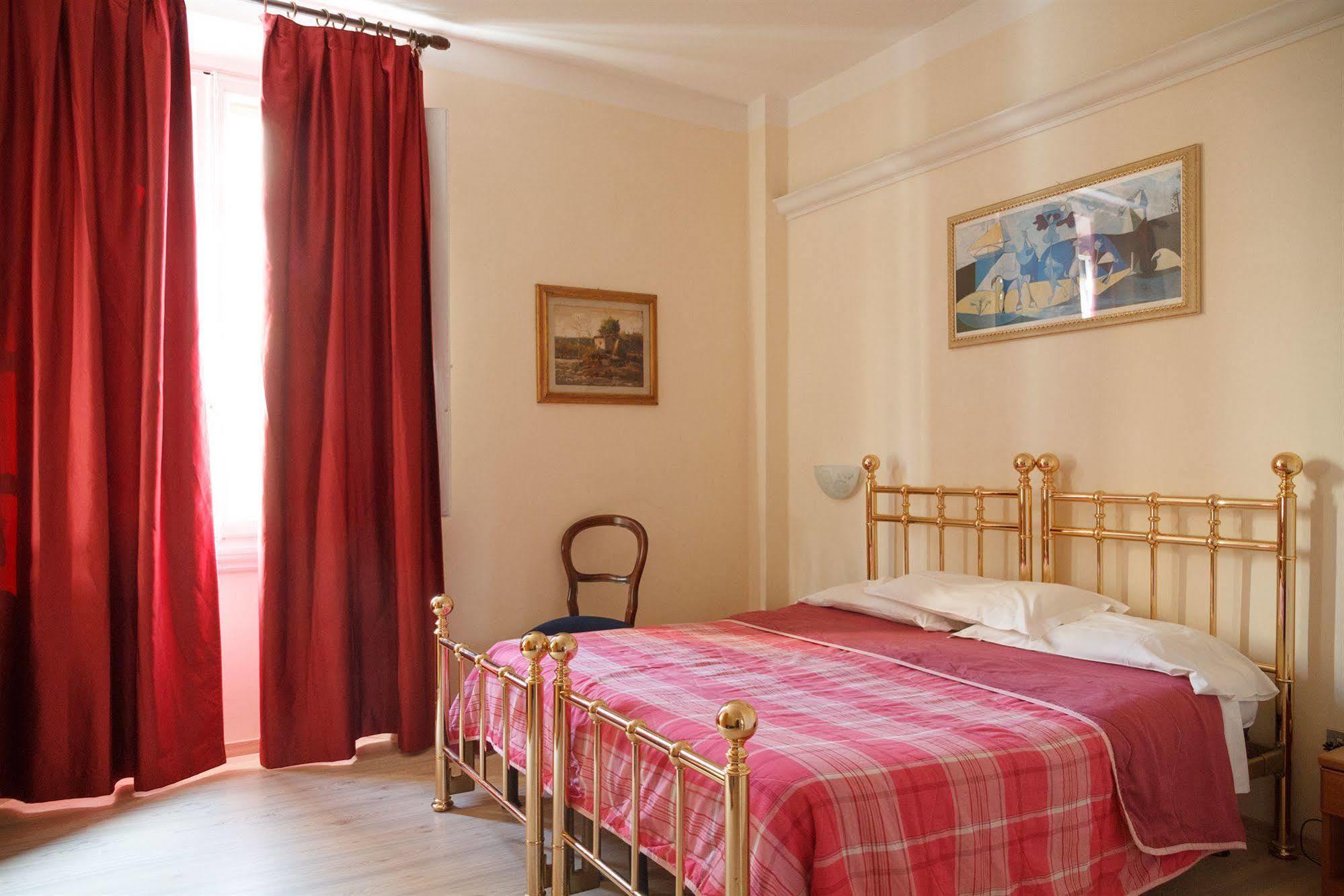 Flom Boutique Hotel