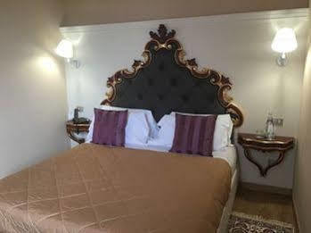 Agape - Art In Hotel Florence