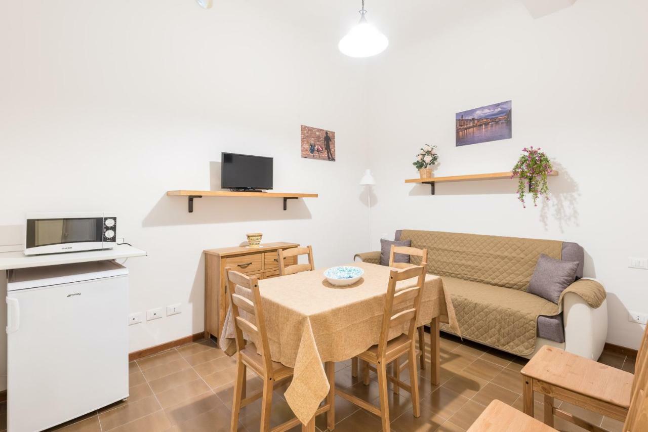 Le Grazie In Superb Location Apartment *