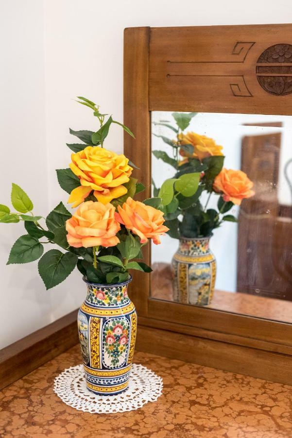 Le Grazie In Superb Location Apartment