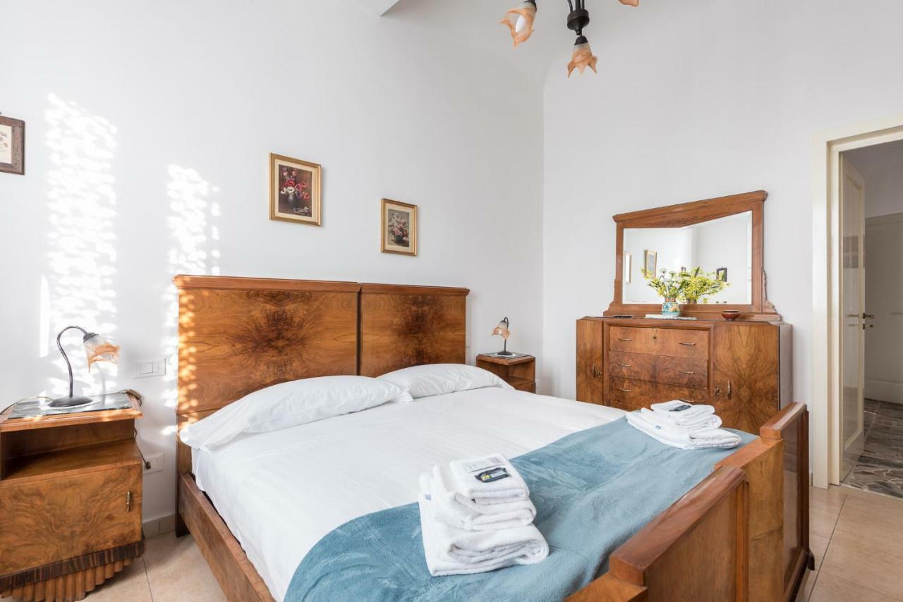 Apartment Le Grazie In Superb Location