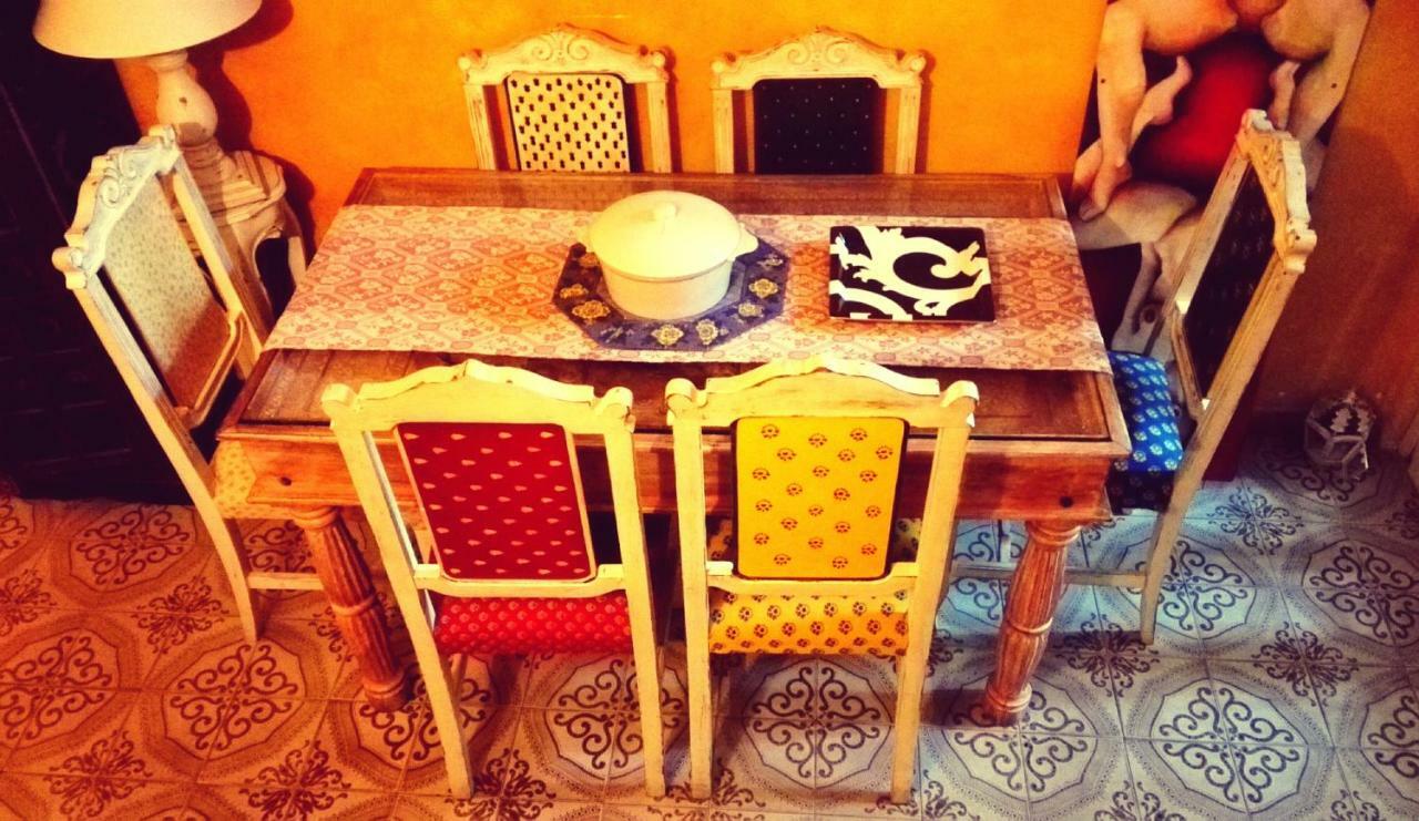 Hand Decorated House With Court * Florence