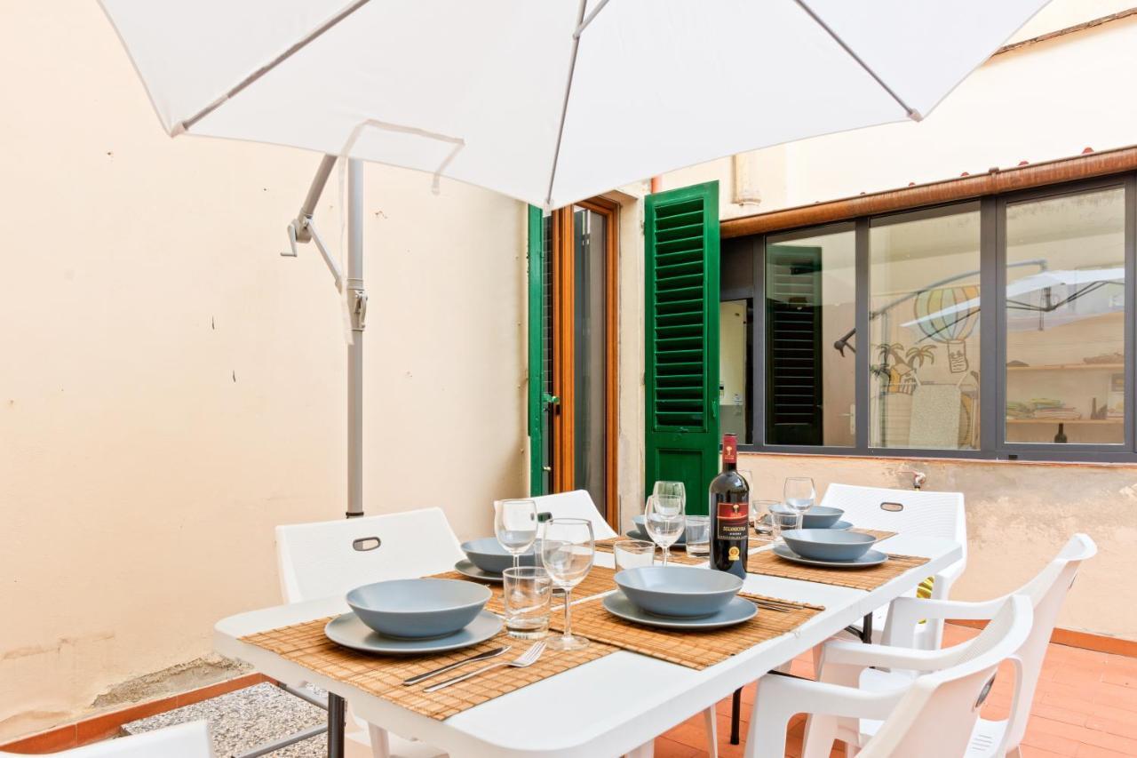 Piazza Alberti With Terrace Florence