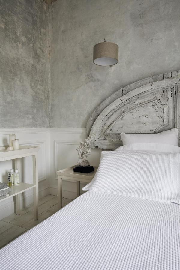 Apartment White By Mmega *