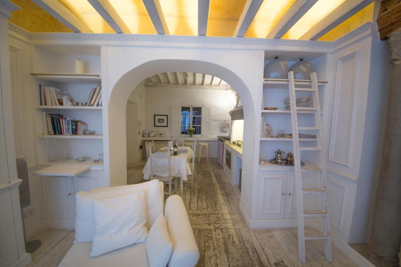 Apartment White By Mmega *