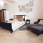Creative Home Smn Station - Fancy Apartments