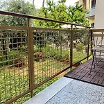 Twelveholly Apartment
