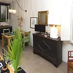 Appartamento Centro Città quartiere Oltrarno con una camera da letto