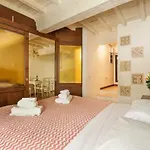San Lorenzo Apartment-Hosted By Sweetstay
