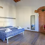 Uffizi Suite II In Florence-Hosted By Sweetstay