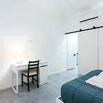 Viuzzo 7 - Florence White Apartment