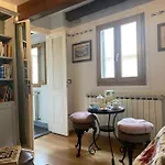 Ponte Vecchio Loft.